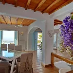Zinas Villa