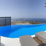 Zinas Villa *