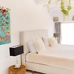 Zinas Villa