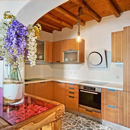 Zinas Villa